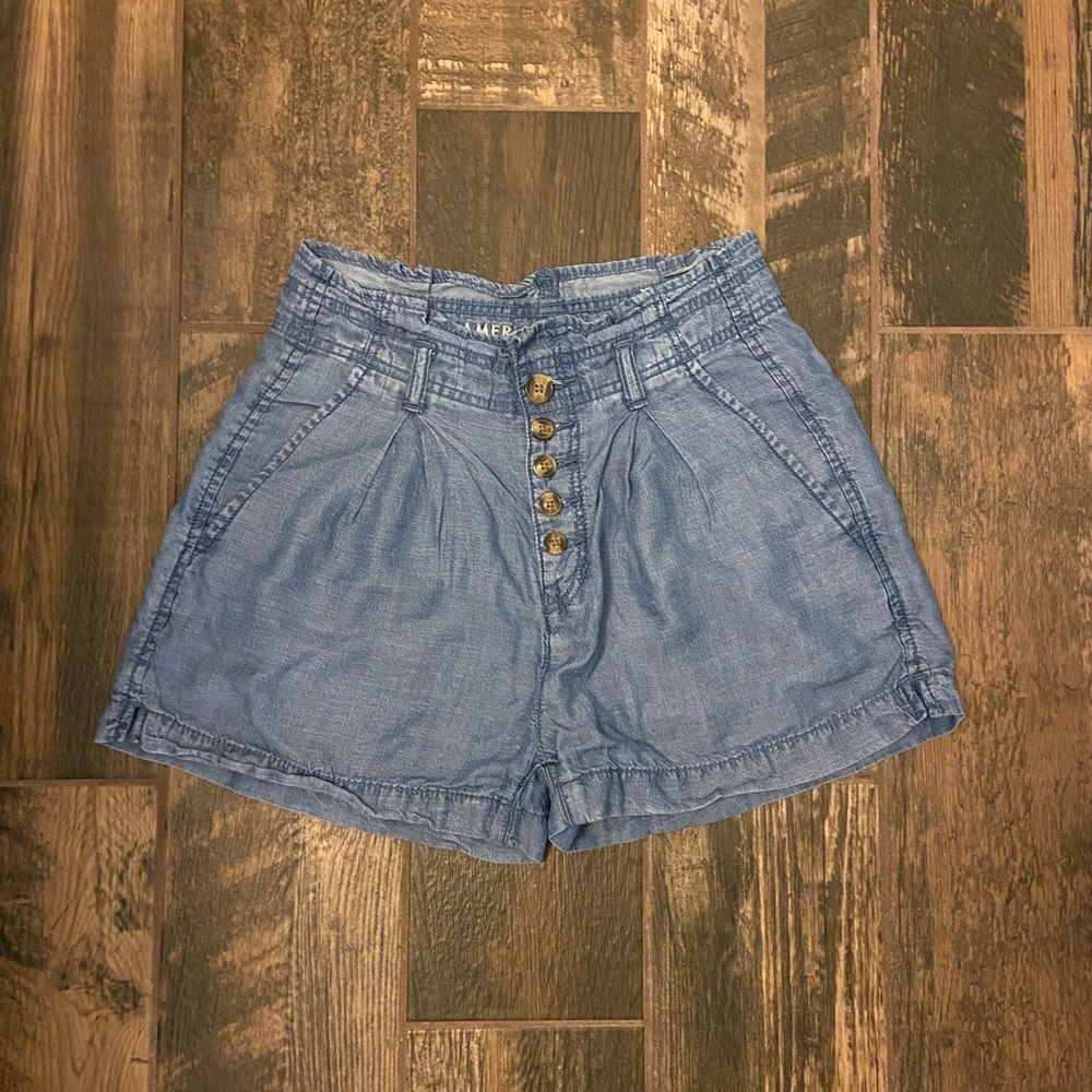 American Eagle pleated chambray shorts